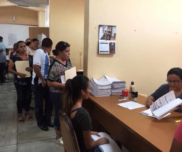 Definirán a becarios Definirán a becarios