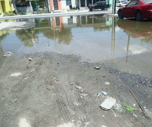 Pese a fugas no atraen la atención de COMAPA Pese a fugas no atraen la atención de COMAPA