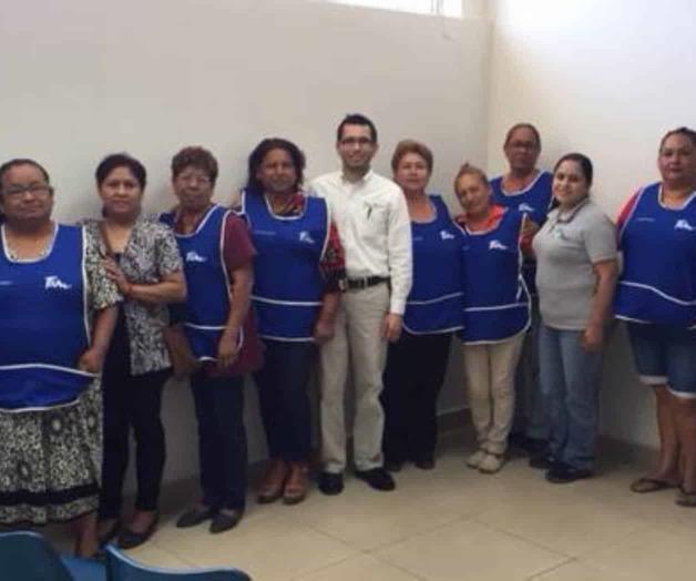 Disertan pláticas auxiliares de salud Disertan pláticas auxiliares de salud