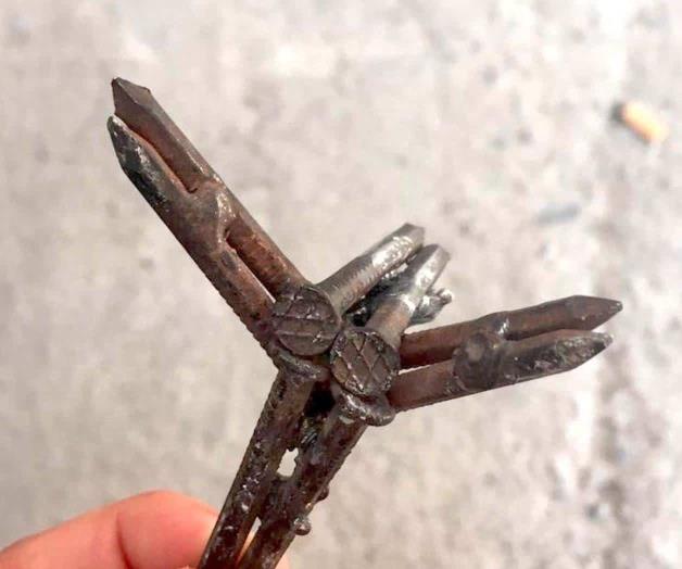 Con poncha llantas intentan frenar a oficiales en puente de Progreso Con poncha llantas intentan frenar a oficiales en puente de Progreso