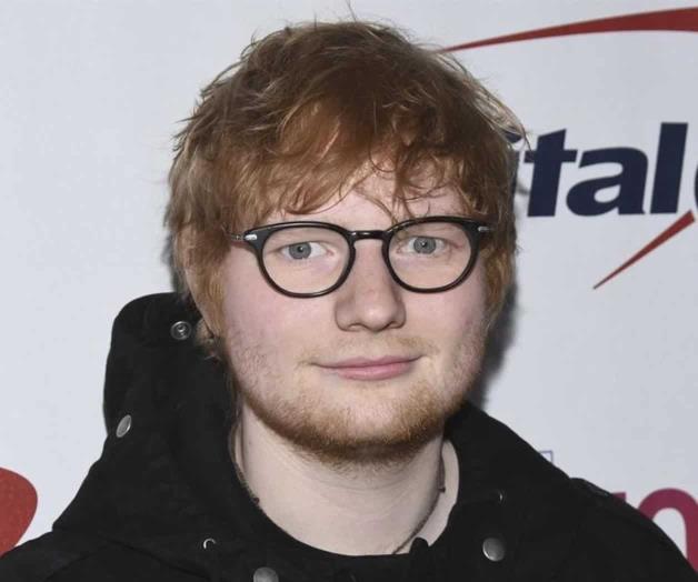 Insinúa que se casó Insinúa que se casó