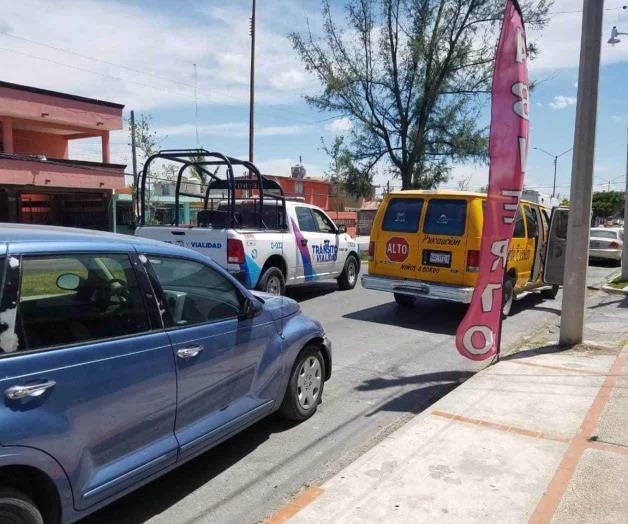 Choca camión escolar Choca camión escolar