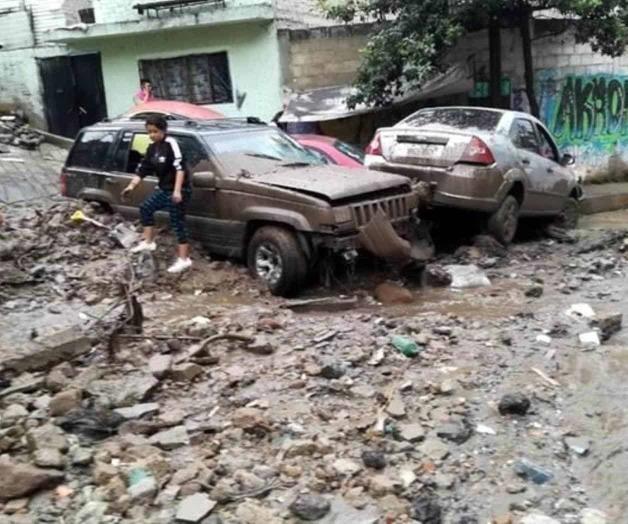 Arrastra deslizamiento autos en Edomex Arrastra deslizamiento autos en Edomex