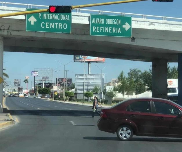 Ignoran puente peatonal