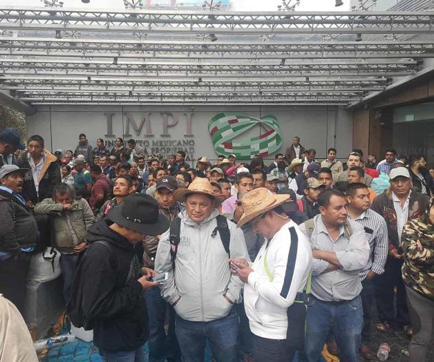 Protestan mezcaleros de Oaxaca por la DOM Protestan mezcaleros de Oaxaca por la DOM
