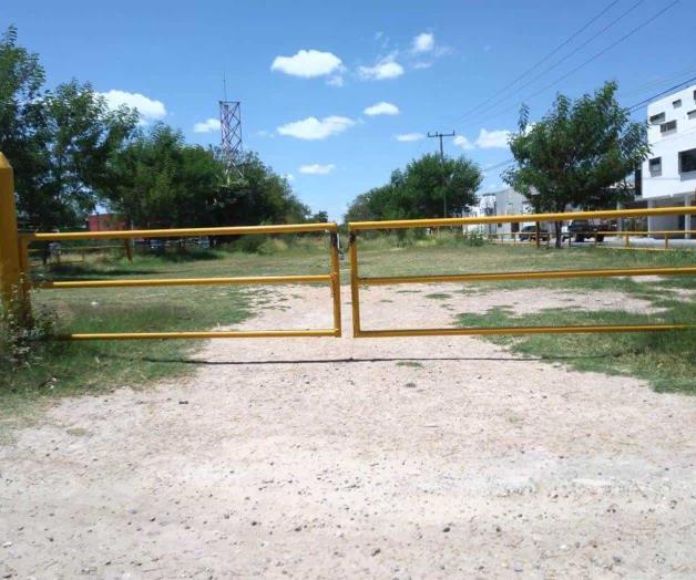 Responden a quejas de vecinos y retiran micros de vía de PEMEX Responden a quejas de vecinos y retiran micros de vía de PEMEX