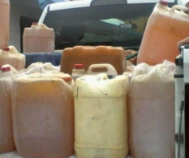 Incautan más de tres mil 50 litros de hidrocarburo en Edomex Incautan más de tres mil 50 litros de hidrocarburo en Edomex