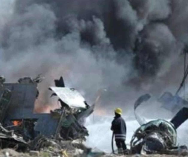 Mueren 18 personas al desplomarse helicóptero en África Mueren 18 personas al desplomarse helicóptero en África