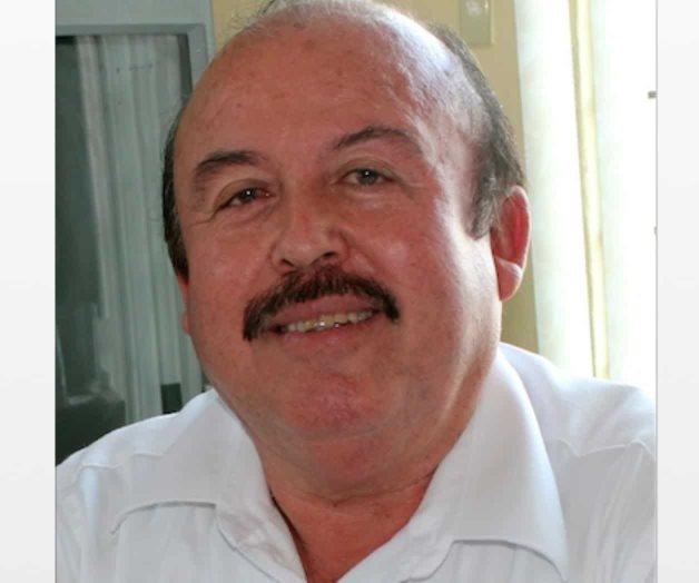 Exigen padres maestro a la Secretaría de Educación Exigen padres maestro a la Secretaría de Educación