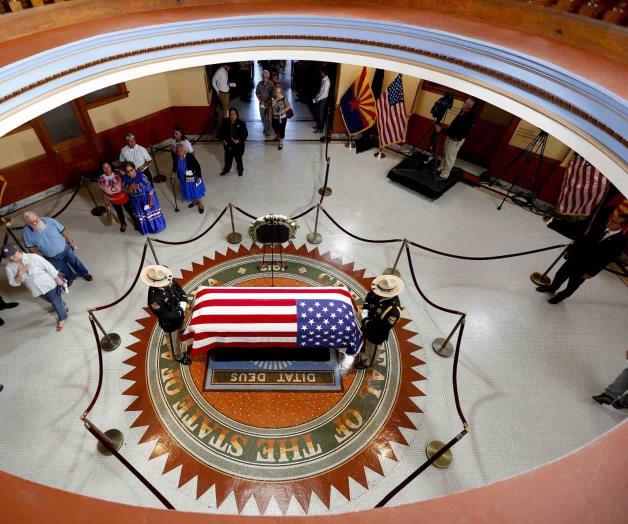 Inician los actos para honrar vida de McCain