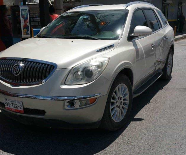 No respeta alto y choca vehículo No respeta alto y choca vehículo