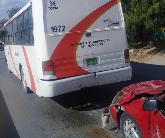 Por poco y se mata. No mide su distancia y choca. No mide su distancia y choca Por poco y se mata. No mide su distancia y choca. No mide su distancia y choca