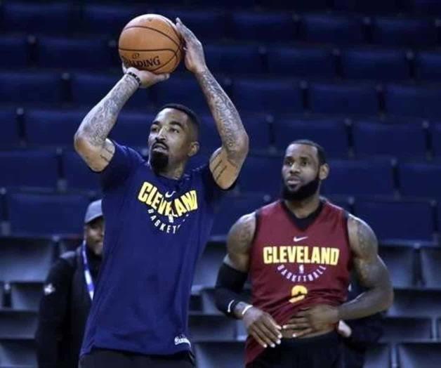 Jugador de los Cavaliers se entrega a Policía de Nueva York Jugador de los Cavaliers se entrega a Policía de Nueva York