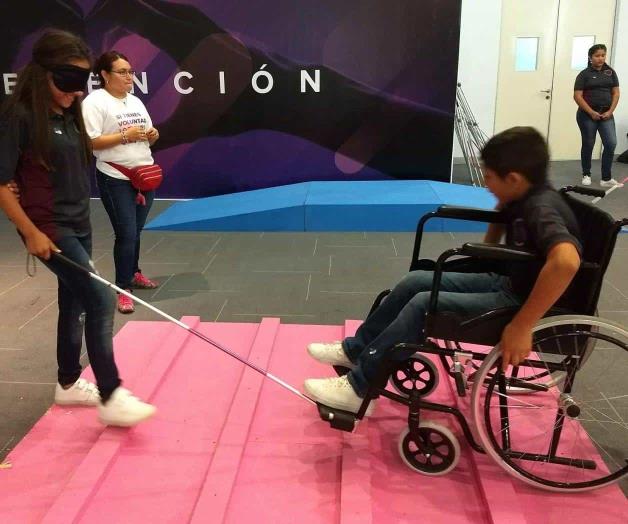 Con vivencias presenciales aprenden de discapacitados Con vivencias presenciales aprenden de discapacitados