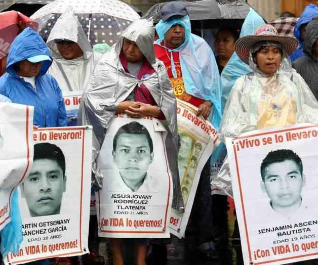 Refutan forenses versión de Peña Nieto sobre 43 Refutan forenses versión de Peña Nieto sobre 43