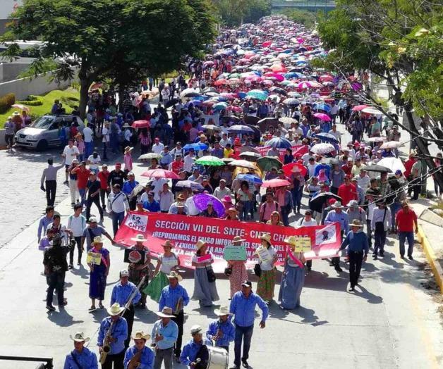 Marcha ‘El Mosh’ en protesta de la CNTE