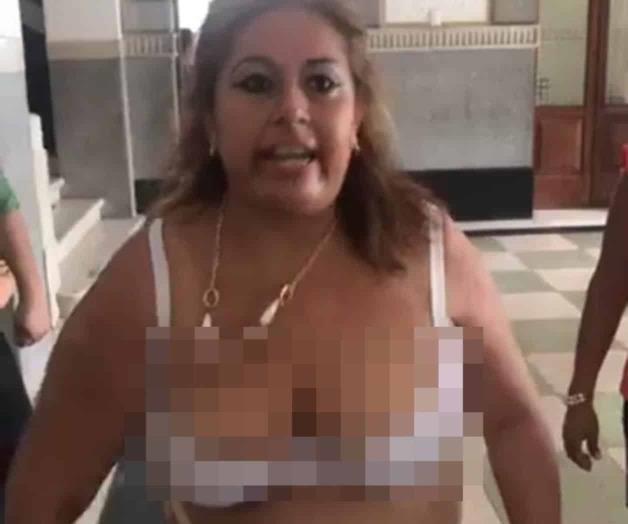 Lideresa ‘se encuera’ en Palacio Municipal Lideresa ‘se encuera’ en Palacio Municipal