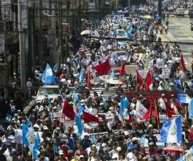 Protestan guatemaltecos contra Presidente Protestan guatemaltecos contra Presidente