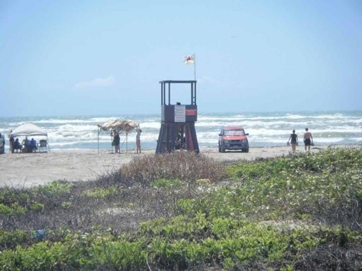 Advierten de resacas en la playa de la Isla. Las corrientes son un peligro Advierten de resacas en la playa de la Isla. Las corrientes son un peligro