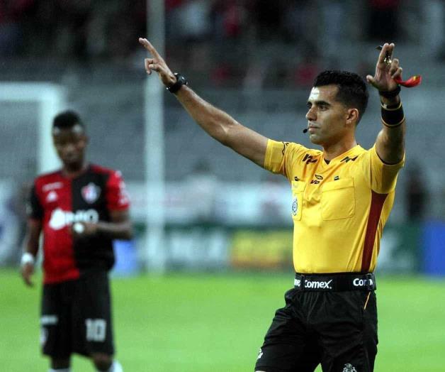 ¡LUCES, CÁMARA… VAR!