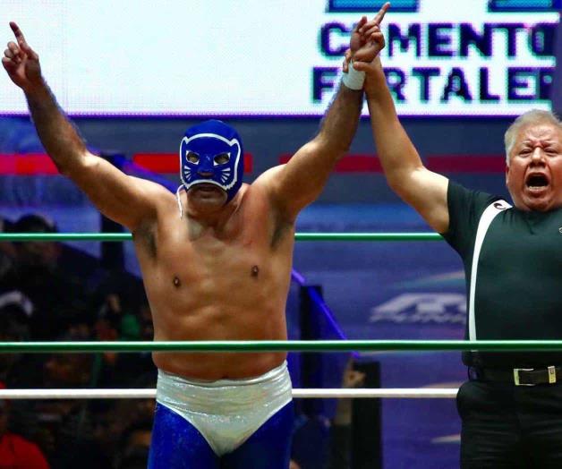 Celebra Blue Panther 40 años de luchador