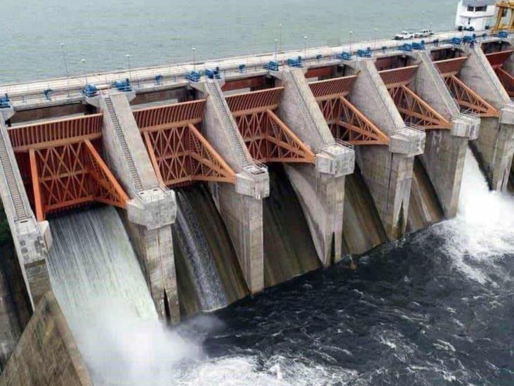 Cierran compuertas de Presa El Cuchillo Cierran compuertas de Presa El Cuchillo