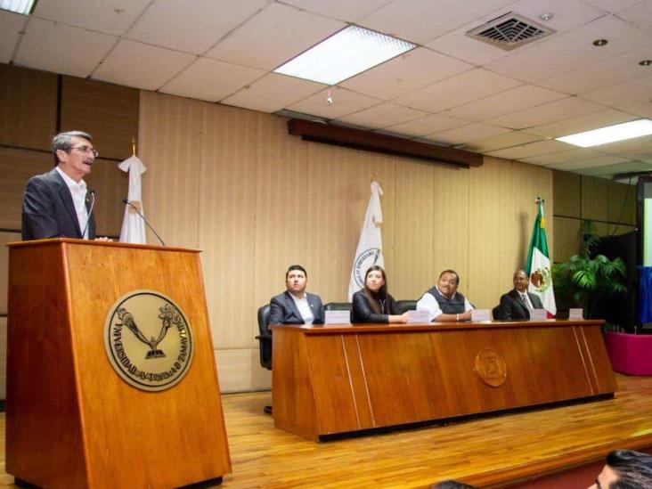 Reconocen a creadores del Parlamento Juvenil. Espacio para el ejercicio legislativo Reconocen a creadores del Parlamento Juvenil. Espacio para el ejercicio legislativo