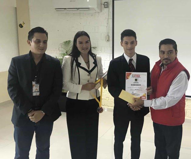 Gana joven en fase regional de oratoria