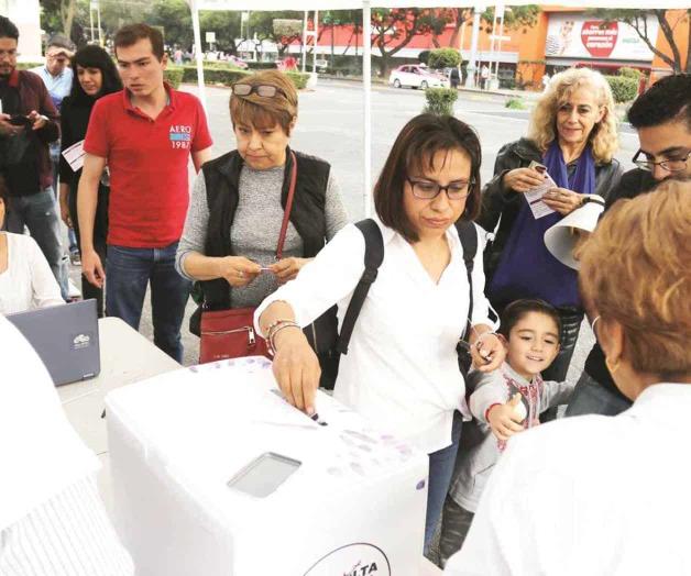 Vamos a reformar la Constitución: AMLO