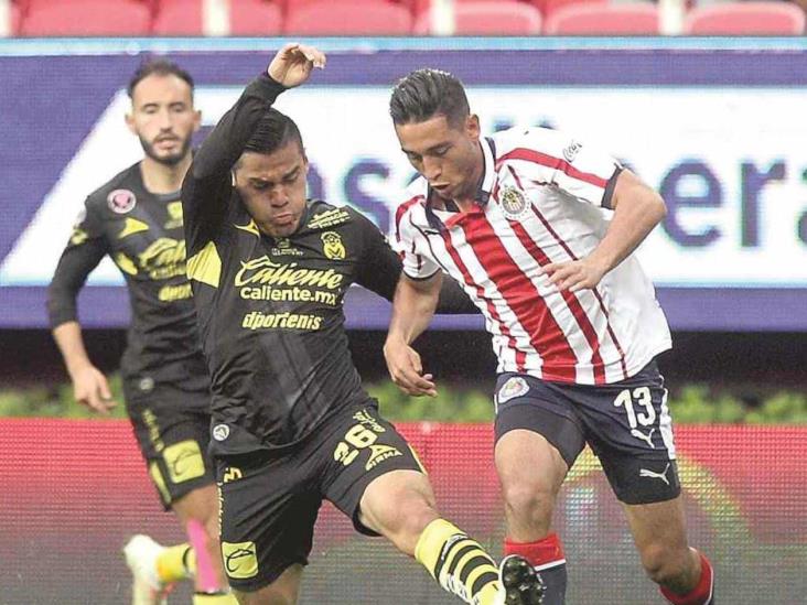 Morelia remonta; vence a Chivas Morelia remonta; vence a Chivas