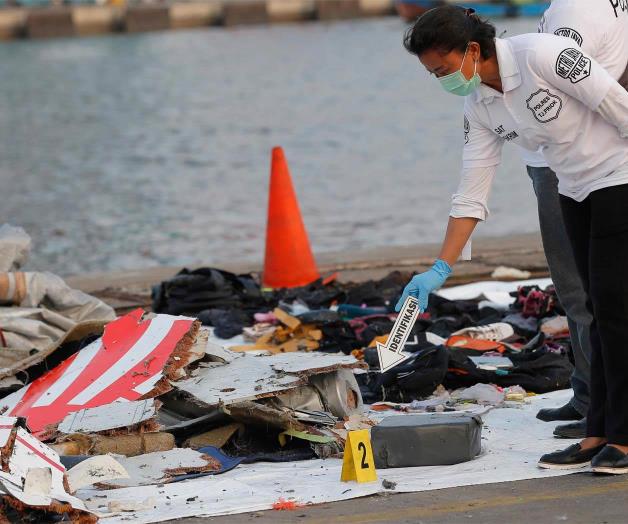 Improbable que haya sobrevivientes tras caída de avión en Indonesia Improbable que haya sobrevivientes tras caída de avión en Indonesia