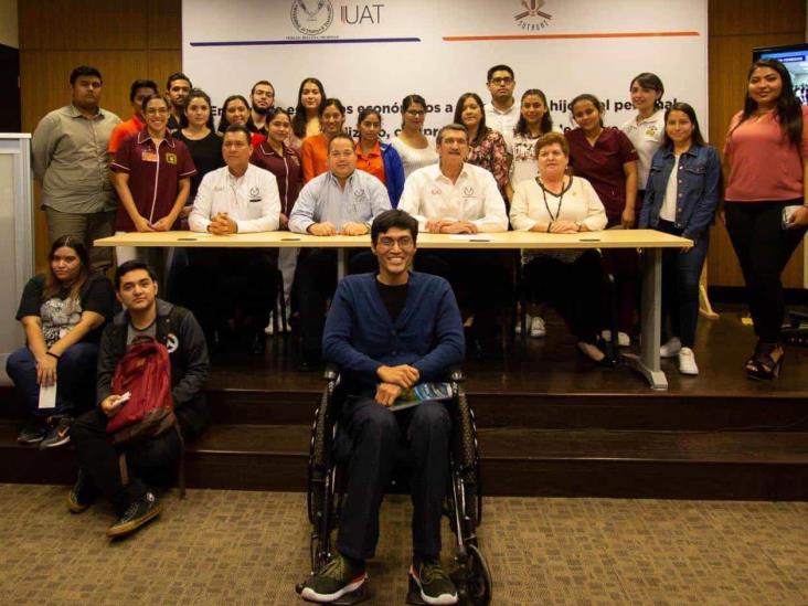 Apoya la UAT a hijos de personal docente Apoya la UAT a hijos de personal docente