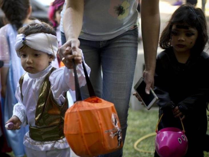 Piden a automovilistas respetar a niños en celebración de Halloween Piden a automovilistas respetar a niños en celebración de Halloween