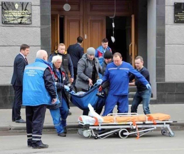 Hombre suicida hiere a 3 en oficina de seguridad rusa