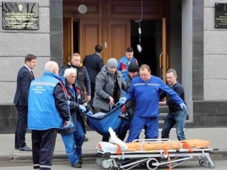 Hombre suicida hiere a 3 en oficina de seguridad rusa Hombre suicida hiere a 3 en oficina de seguridad rusa