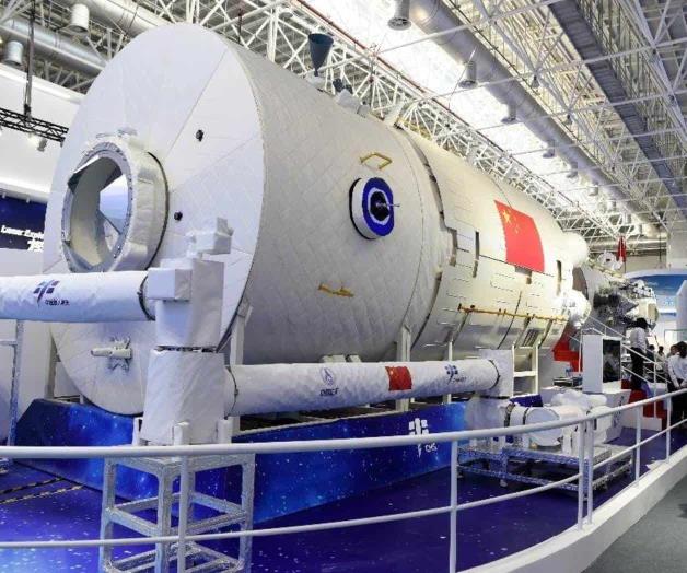 China presenta réplica de su primera estación espacial