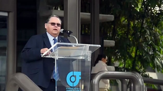 Amparados jueces y magistrados rechazan la baja de sus salarios