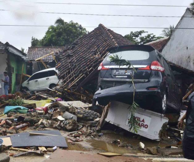 Deja un tsunami 281 muertos en Indonesia