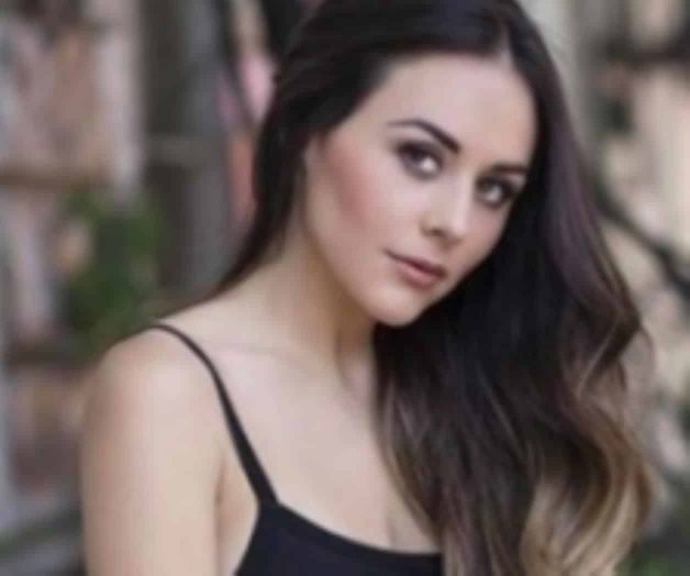 Zuria Vega luce su embarazo en bikini