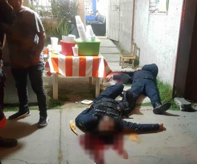 Matan a balazos a dos policías mientras cenaban tamales