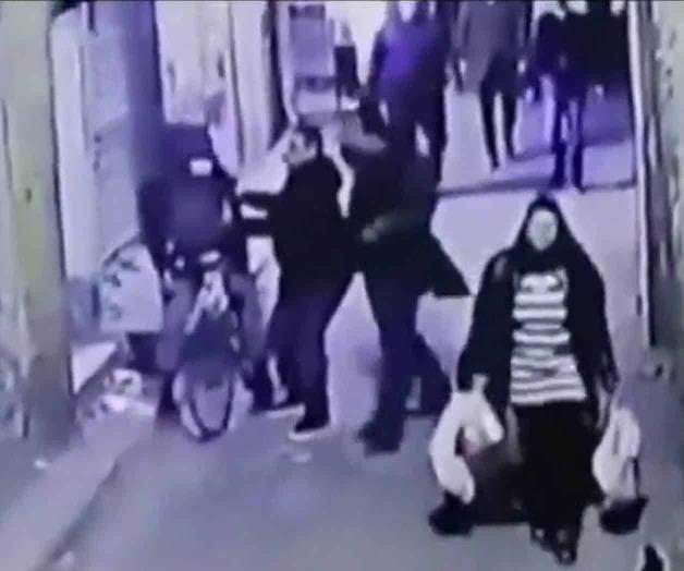 Atentado en mezquita deja tres policías muertos en Egipto