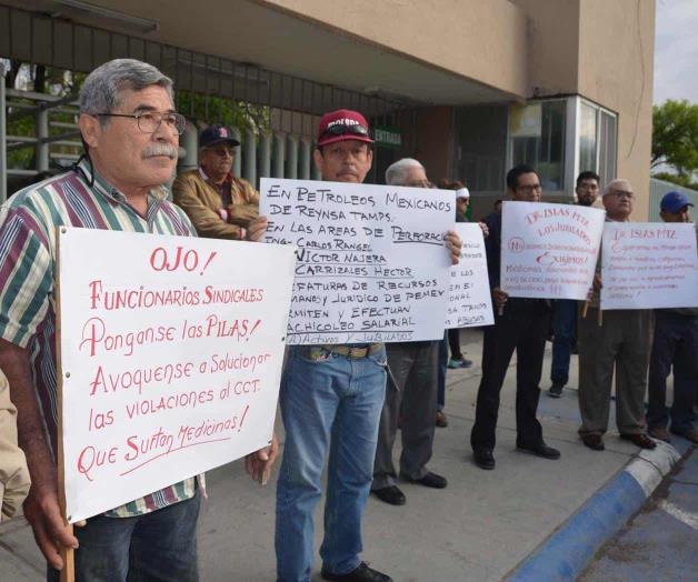 Exigen medicinas a clínica de PEMEX