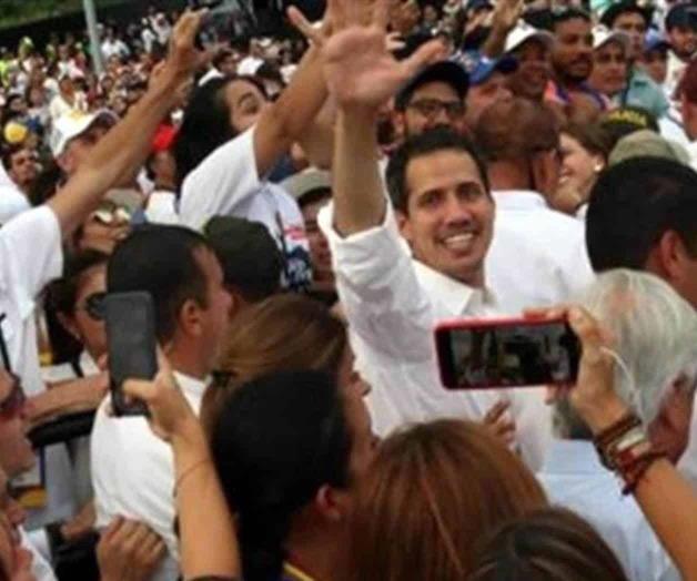 Asiste Guaidó a concierto en Colombia