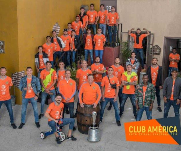 Toman foto oficial en vecindad del Chavo