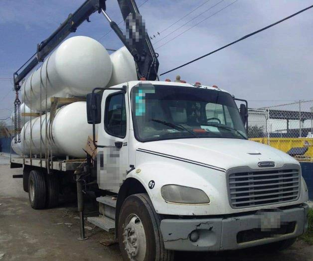 Aseguran camión robado con contenedores de gas Aseguran camión robado con contenedores de gas