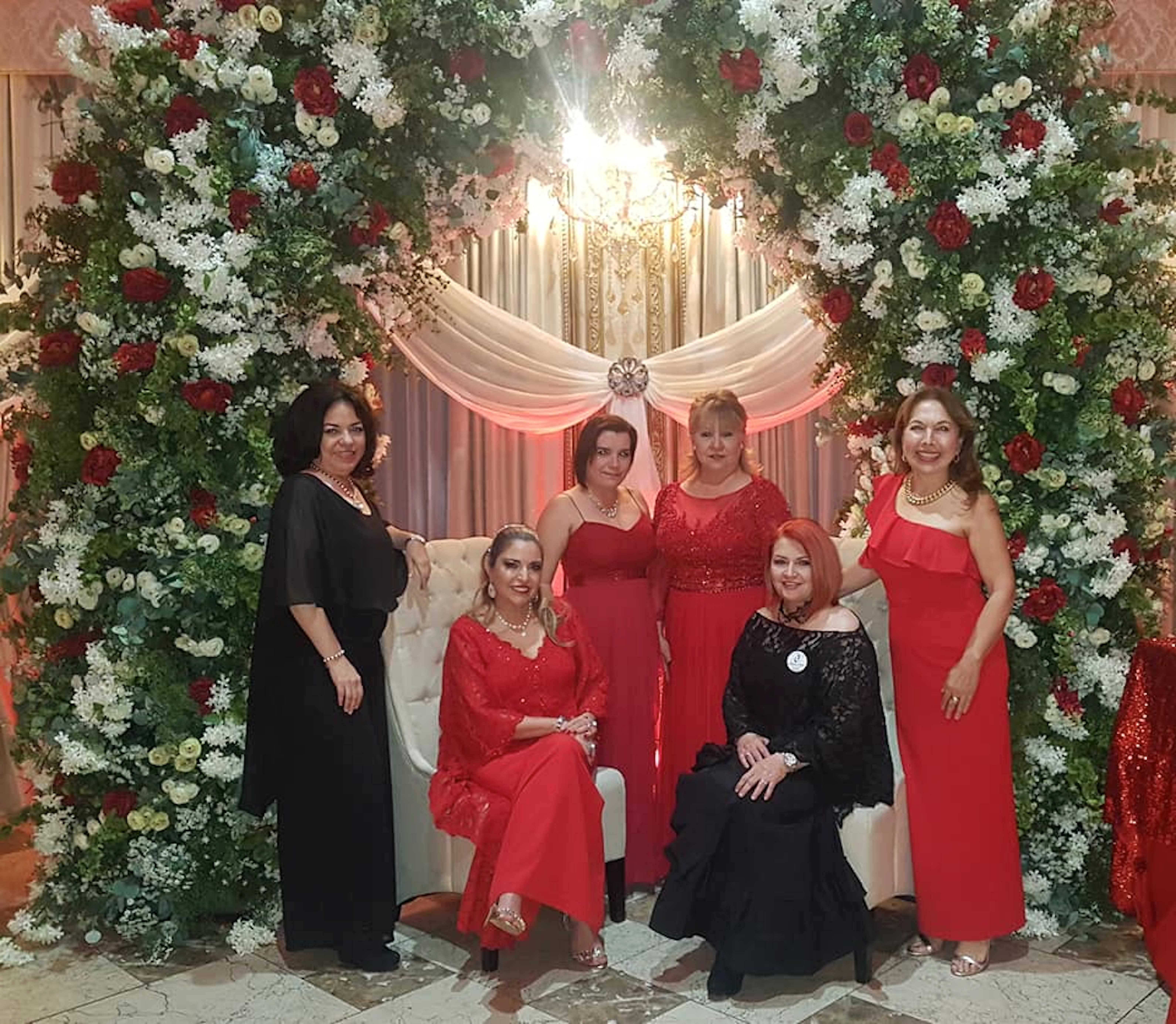 Julieta de Cruces, Sonia de Garza, Martha López, Lety de Alvarado, Marytoña de Carranza y Francisca Frías.