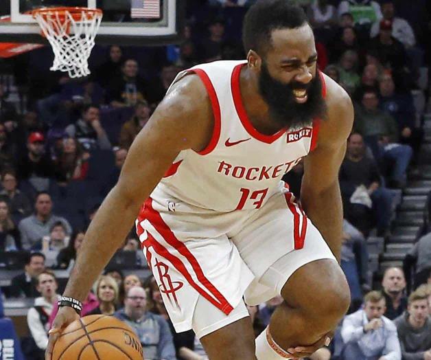 Multan Harden con 25 md por criticar a árbitro