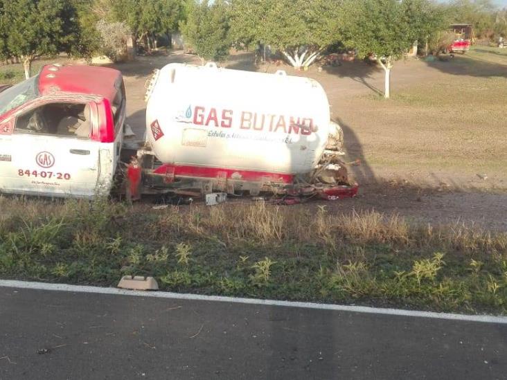 Choque entre pipa y carro deja 3 heridos Choque entre pipa y carro deja 3 heridos