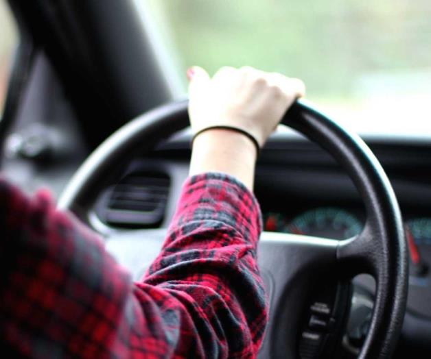 Prefiere Mariana asegurar su auto