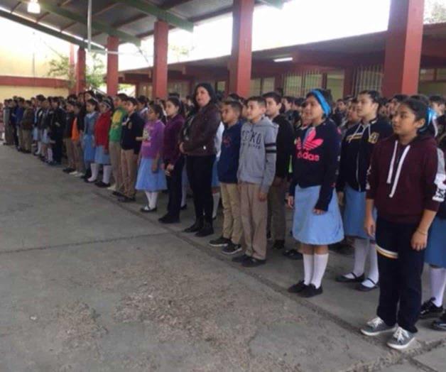 Encabeza alcalde Día de la bandera
